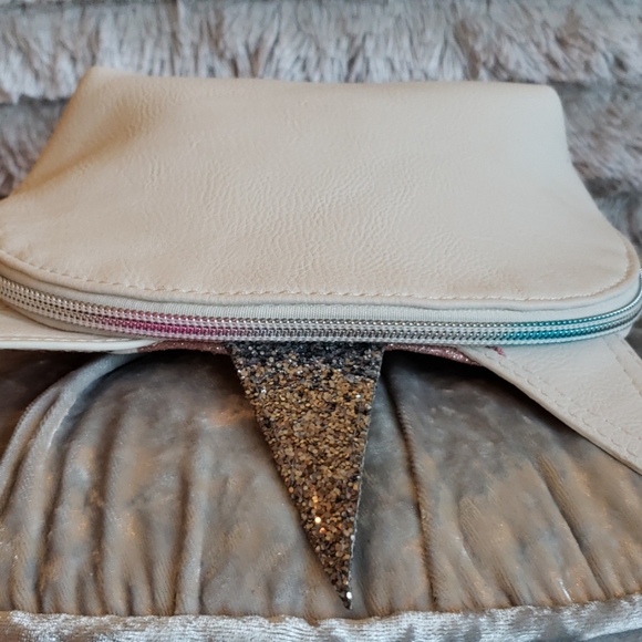 OMG ACCESSORIES UNICORN CRITTER MAKE UP CASE - Picture 4 of 6